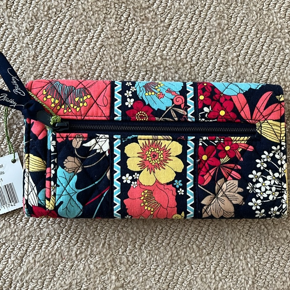 Vera Bradley Gallery Wallet in Happy Snails Print - Picture 4 of 5